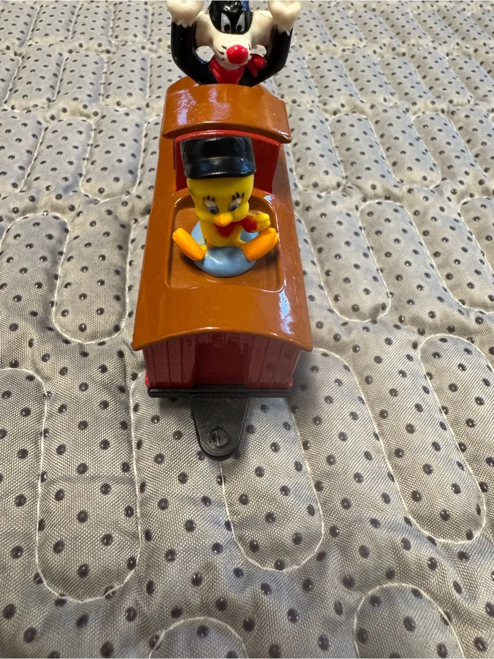 VTG 1989 Warner Bros. Red Looney Tunes Train Car with Tweety & Sylvester Figures
